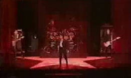 黄家驹唱光辉岁月视频,黄家驹经典之作，唤起青春记忆