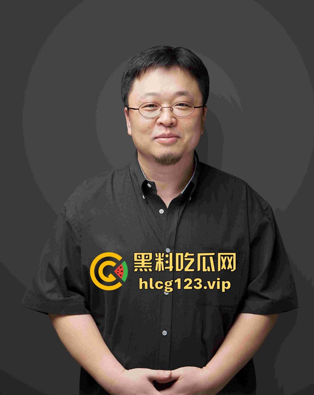 国庆热瓜！东方甄选又双叒叕爆炸了！小圆被俞洪敏和明明联手爆操，资本的力量就是共享年轻骚逼！-13